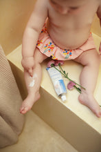 Load image into Gallery viewer, Крем для обличчя та тіла créme douce