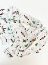 Load image into Gallery viewer, Піжама на гудзиках лускунчик
