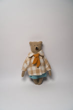 Load image into Gallery viewer, Philomena Kloss Ведмедиця Моніка
