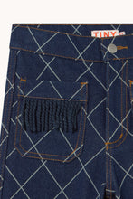 Load image into Gallery viewer, Джинси Diamond Pattern Fringe Denim Pant

