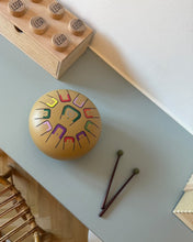 Load image into Gallery viewer, Пелюстковий барабан на 8 пелюсток 11 нот золотого кольору матовий, Tambu
