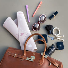 Load image into Gallery viewer, Набір з розмальовки, браслету та маркерів (5шт в пак) "Графіті. Щаслива мама", SuperPetit
