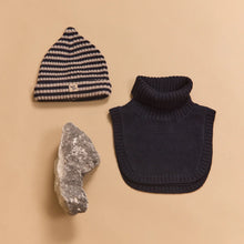 Load image into Gallery viewer, Шарф-манішка Neck Warmer Essen
