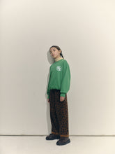 Load image into Gallery viewer, Гольф Roll Neck Rib Top - Banana Crepe Stripe
