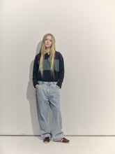 Load image into Gallery viewer, Гольф Roll Neck Rib Top - Banana Crepe Stripe
