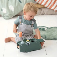 Load image into Gallery viewer, Дерев’яна стукалка Croco зелена
