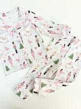 Load image into Gallery viewer, Піжама на гудзиках лускунчик
