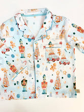 Load image into Gallery viewer, Піжама на гудзиках солодке Різдво
