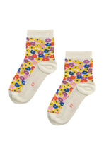 Load image into Gallery viewer, Flowers quarter socks
