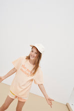 Load image into Gallery viewer, Logo print tee bellini
